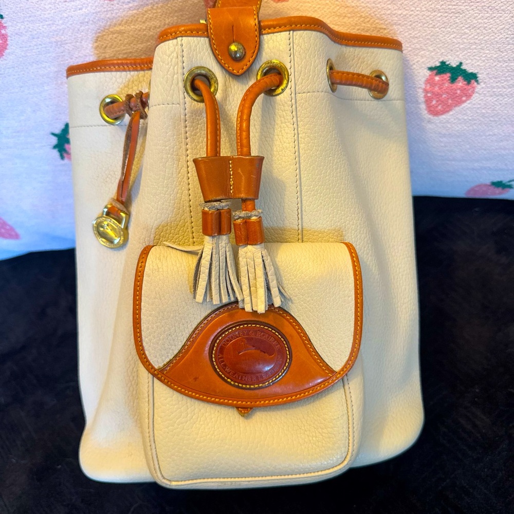 Vintage- Dooney & Bourke Leather Drawstring Sling Backpack